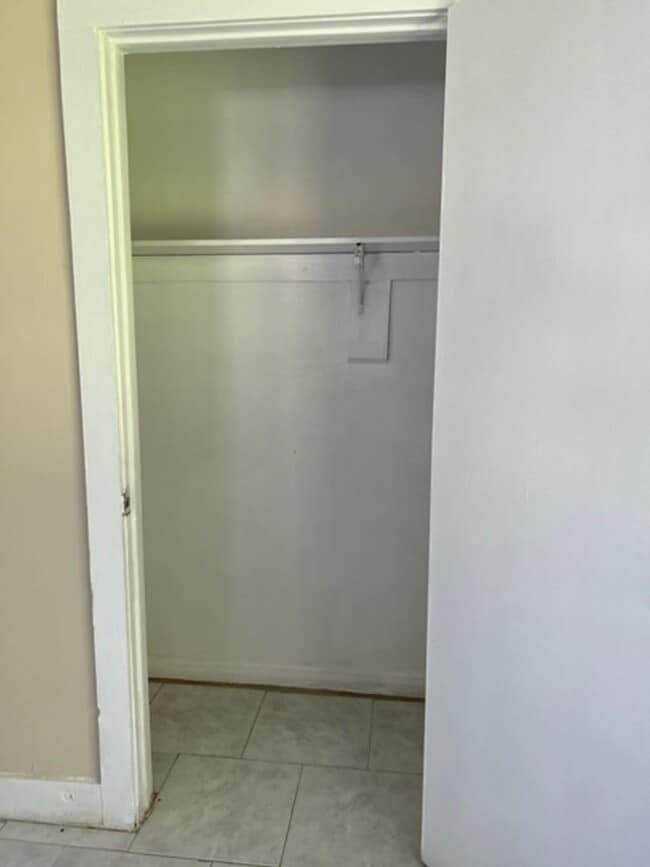 Building Photo - 5606 Thrush Dr