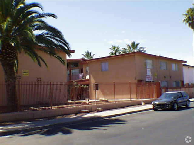 Building Photo - 3791 Royal Crest St