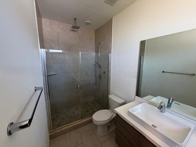 Foto del edificio - 9143 NW 161st St