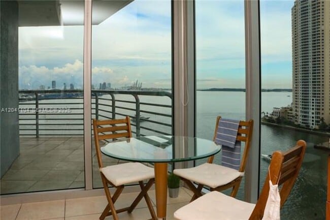 Photo - 325 S Biscayne Blvd cu-1523, Miami, FL 33131 House