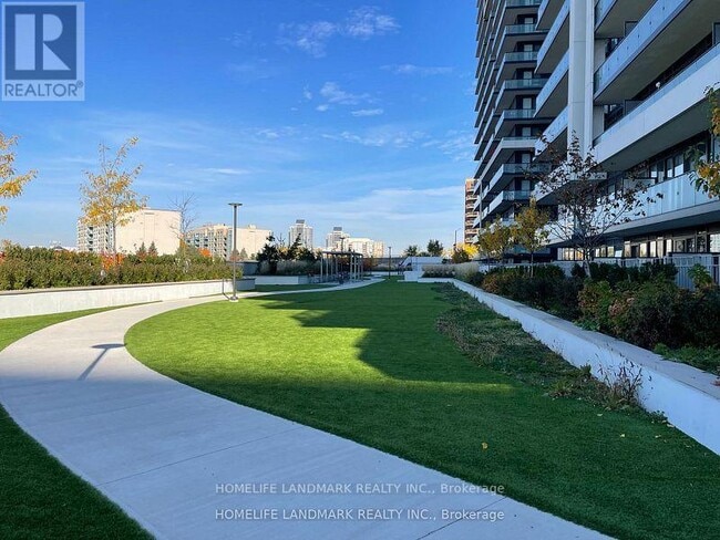 Building Photo - 95 Oneida Crescent