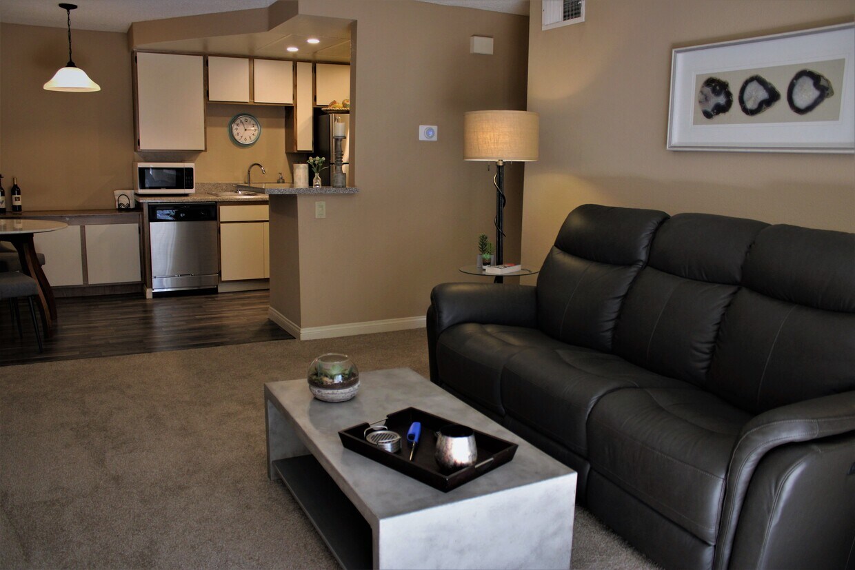 Wintercrest Village Apartments Apartments In Lakeside