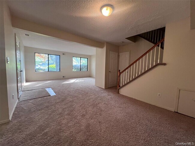 Foto del edificio - 200 Springmeadow Dr
