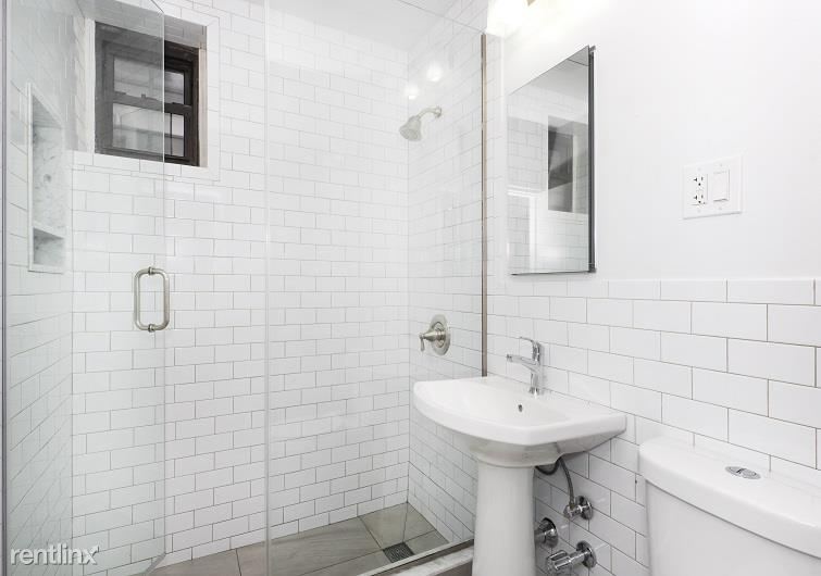 Building Photo - 460 W 44th St