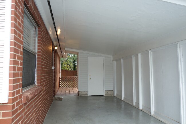 Foto del edificio - 188 Lake Dr