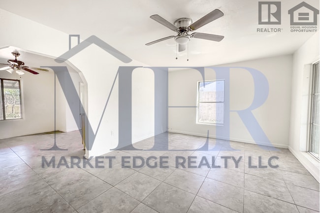 Foto del edificio - 2Bed/1Bath Home 24th St/Thomas Rd! $399 MO...