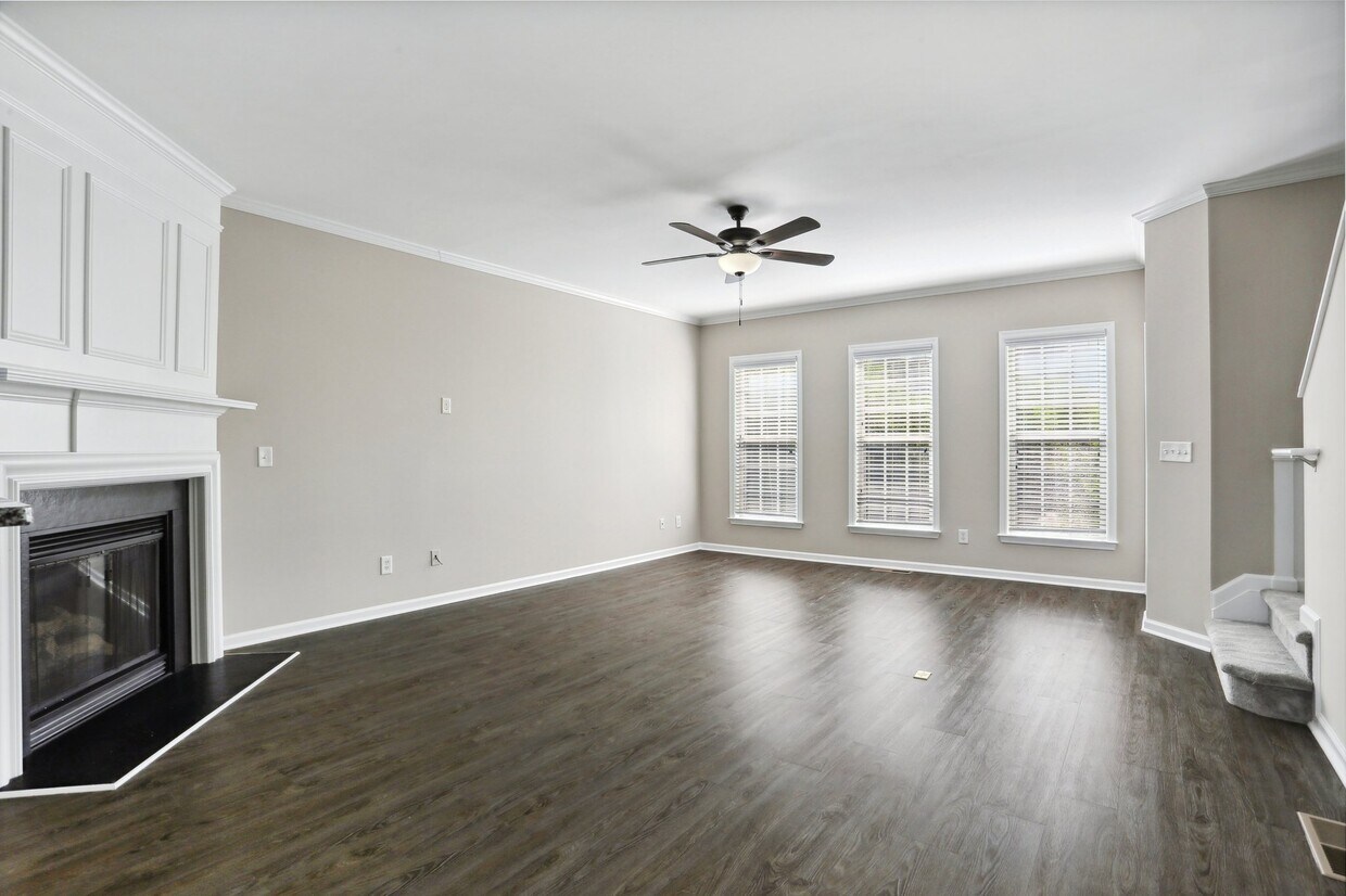 Primary Photo - 4022 Edgecomb Dr
