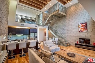 Building Photo - 3450 Cahuenga Blvd