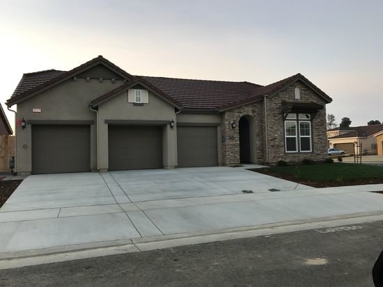 Primary Photo - 2637 W Sady Ct