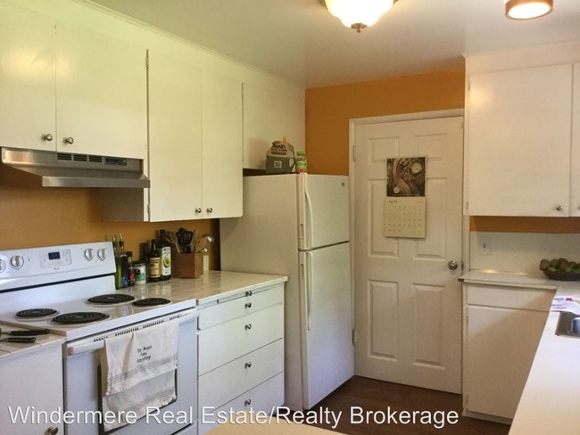Building Photo - 3 br, 1 bath House - 539 3rd Ave S