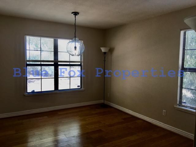 Building Photo - 2 bed ground floor condo at Skyline Village