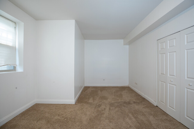 Foto del edificio - 7240 S South Shore Dr