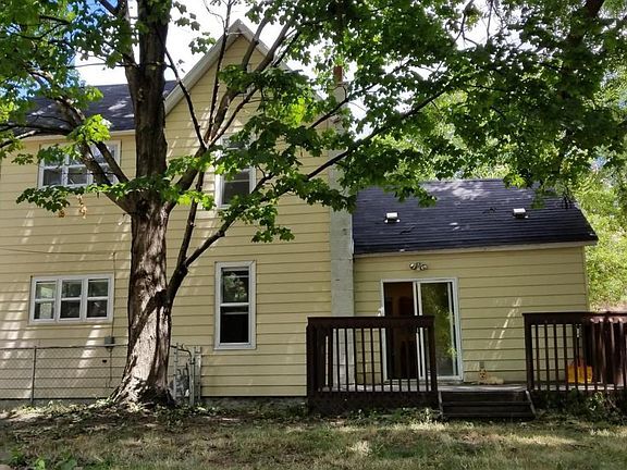 Foto principal - 1022 3rd St NW