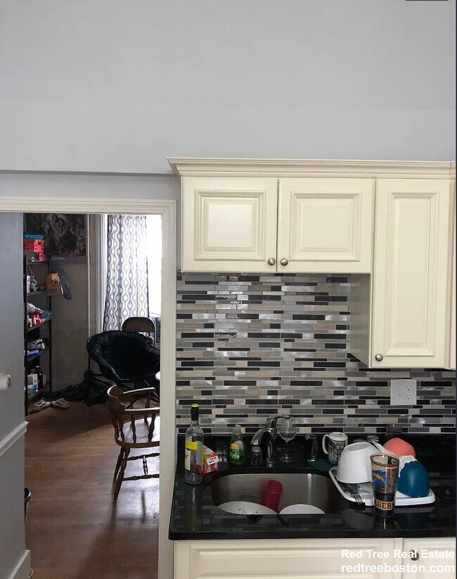 Foto del edificio - 686 Parker St