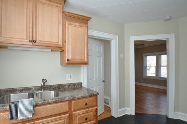 Foto principal - 133 e Montana st