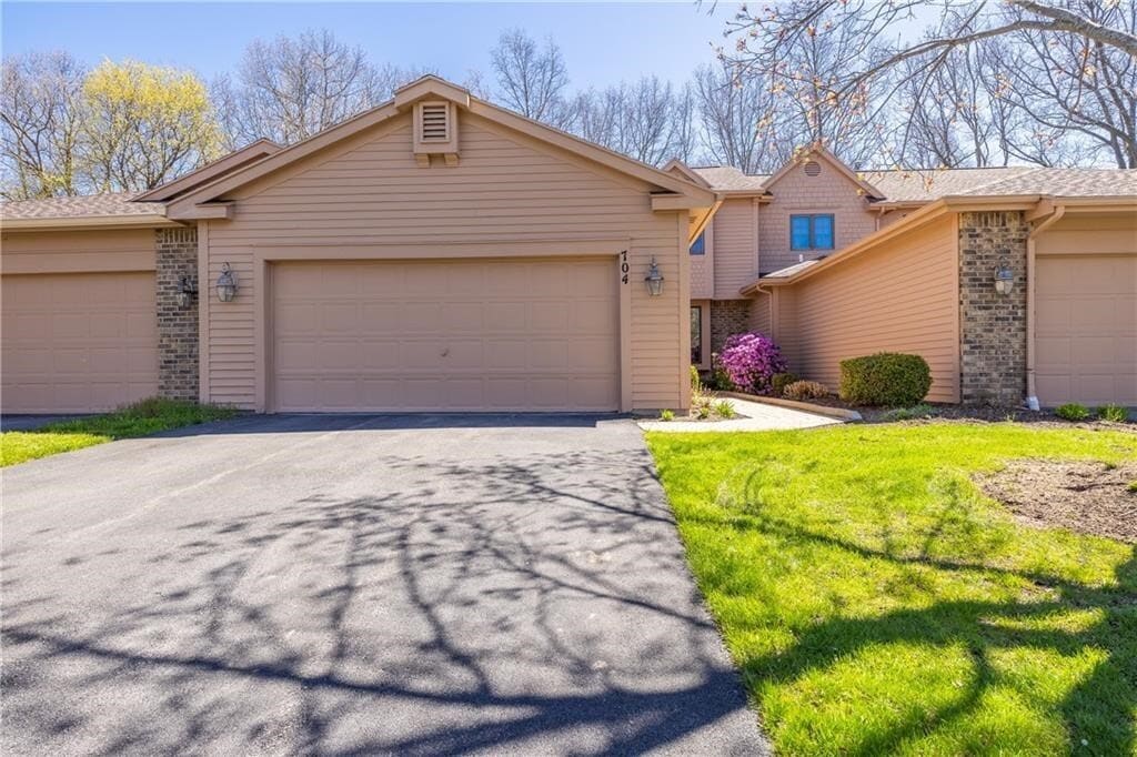 Primary Photo - 704 Mariner Cir