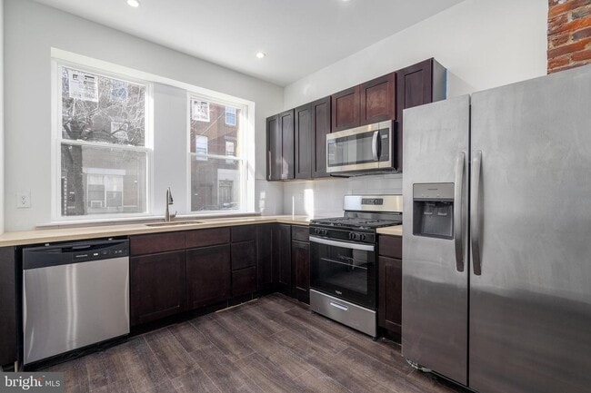 Building Photo - 2113 S 15th St