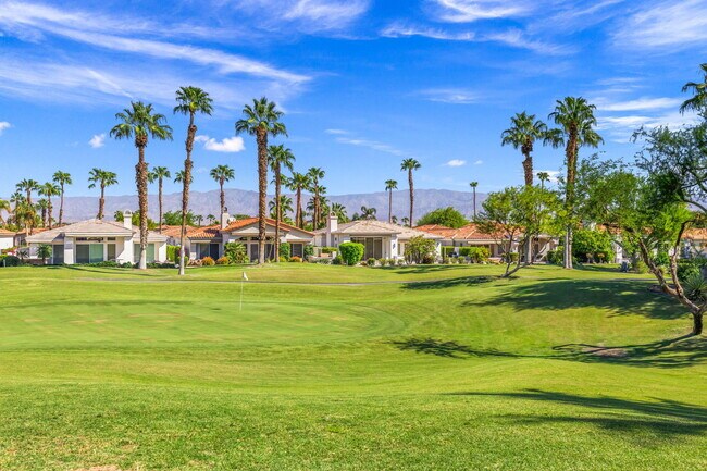 Foto del edificio - 330 Gold Canyon Dr