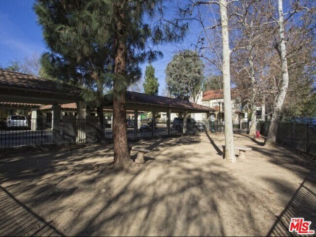 Building Photo - 973 Westcreek Ln