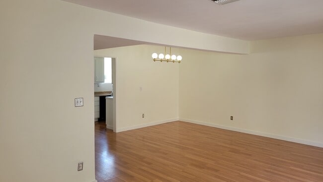 Building Photo - 6256 Morse Ave