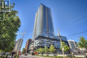 Building Photo - 30-1430 Roehampton Ave