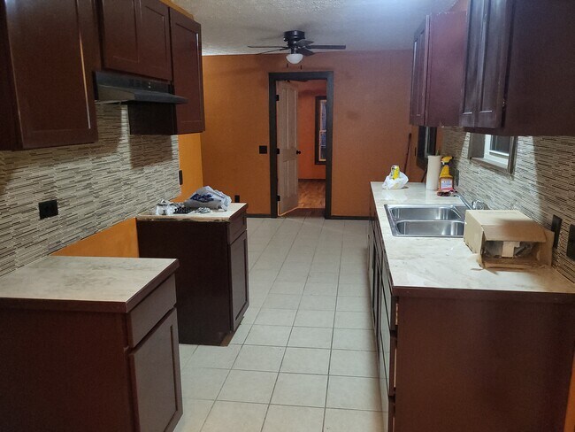 Foto del edificio - 75 Roland St