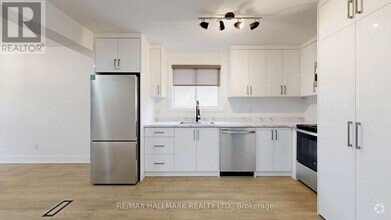 Building Photo - 663 Sheppard Ave W