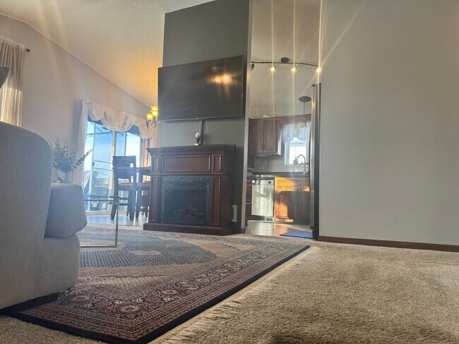 Foto del edificio - 4 Bed Single Family Backs up to Park