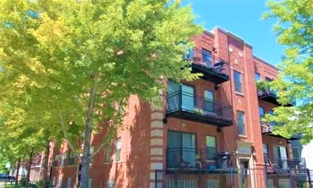 Building Photo - 2900 N Talman Ave