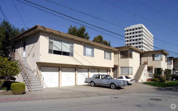 Foto del edificio - 40 22nd Ave