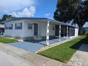 Building Photo - 207 Dolphin Dr N