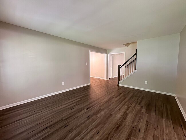 Building Photo - Stunning 4 Bed 3.5 Bath Home With Deck And...