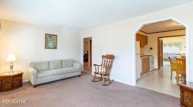 Building Photo - 3 br, 2 bath House - 1 Crescent Rd
