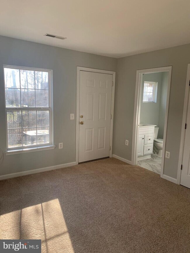 Building Photo - 23150 Blackthorn Square