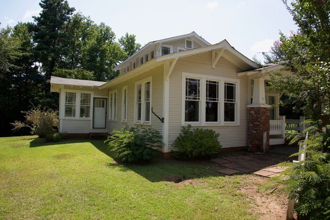 Foto del edificio - 1288 McCullin Rd