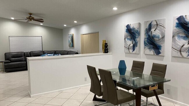 Foto del edificio - 21588 San Germain Ave