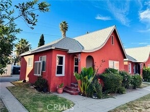 Building Photo - 270 W 9th St