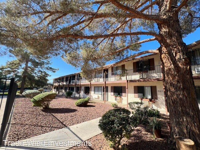 Building Photo - 2 br, 1.5 bath House - 4955 Jeffreys Stree...