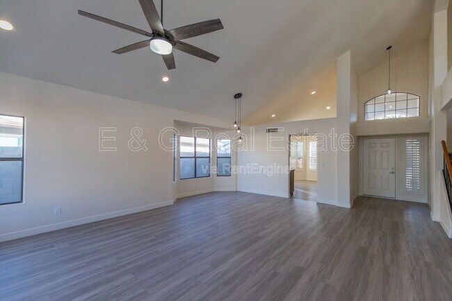 Foto del edificio - 4368 W Wahalla Ln