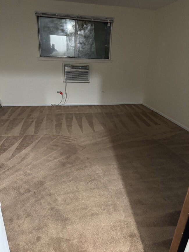 Building Photo - 8970 N Parkside Ave