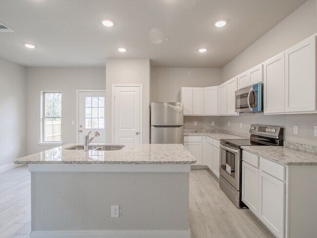 Building Photo - 7503 Savannah Brooks, Unit 7507