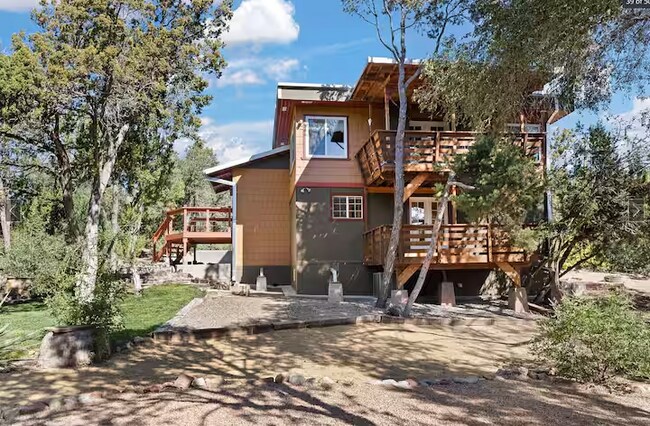 Foto del edificio - 2 Los Amigos Ct