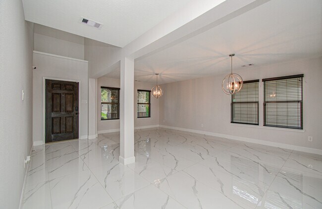 Foto del edificio - 16430 Williamstown Dr