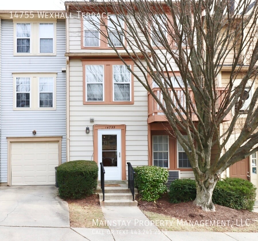 Spacious 3 Bedroom Townhome with Private D... Townhome Rentals in