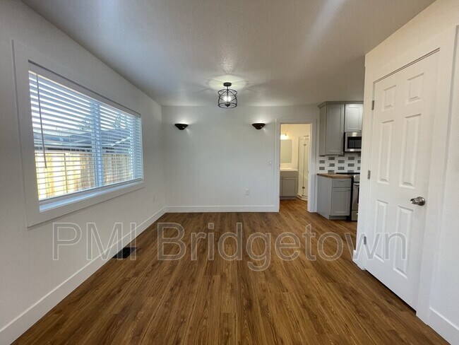Foto del edificio - 6030 SE 53rd Ave