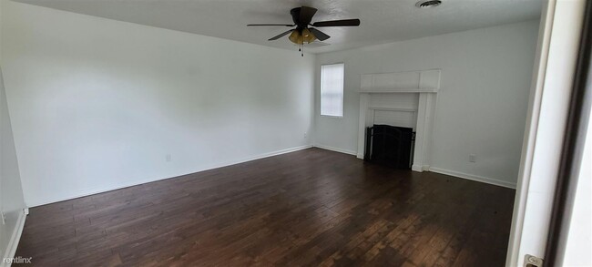 Foto del edificio - 2 br, 1 bath House - 2009 Ryan Rd