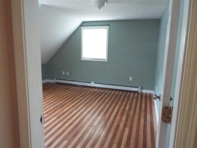 Foto del edificio - 355 New Hampton Rd