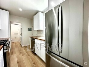 Building Photo - 2304 N Frederic St