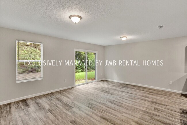 Foto del edificio - 8250 Halls Hammock Ct