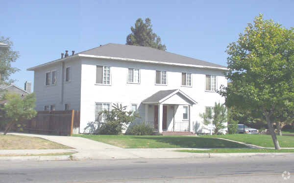 Building Photo - 918 S Marengo Ave